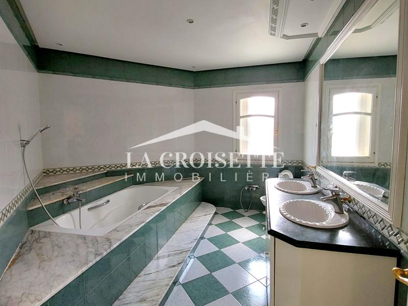 Villa S+4 à Gammarth